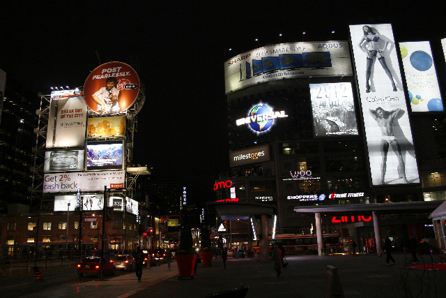 Downtown Toronto at night | AILAFA | flickr licensed CC BY-NC-SA